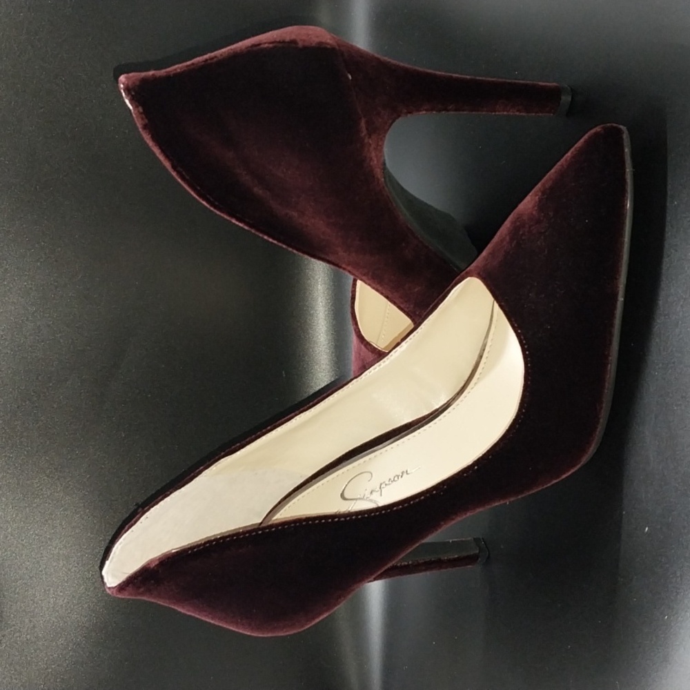 ⚡️SALE Jessica Simpson Velvet Cambredge Pumps